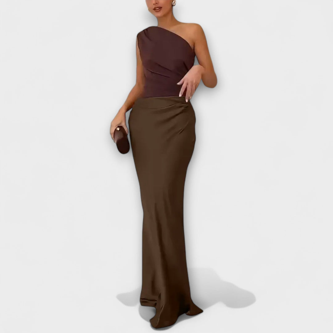 Elegancka maxi sukienka na jedno ramię