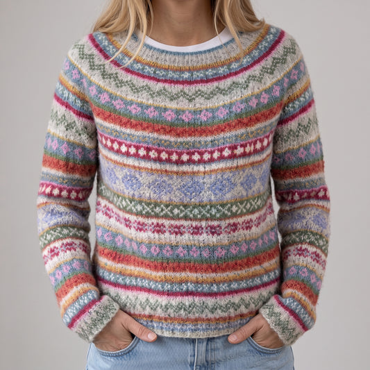 Milena - Szary retro sweter z kolorowym norweskim wzorem