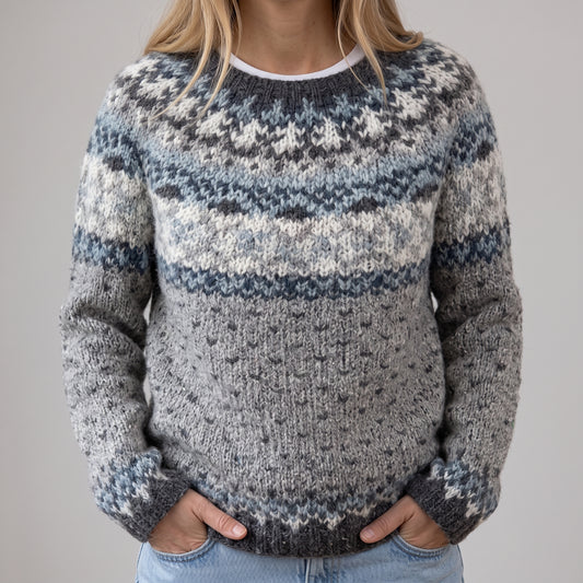 Zofia - Szaro-biały retro sweter z norweskim wzorem