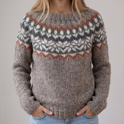 Elżbieta - Szary retro sweter z norweskim wzorem