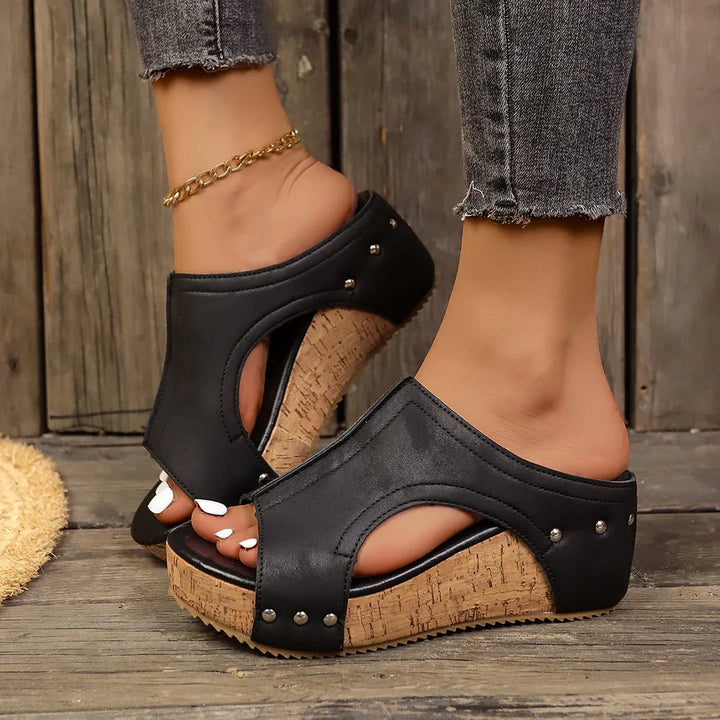 Sofia - Wedges z ćwiekami Lumi